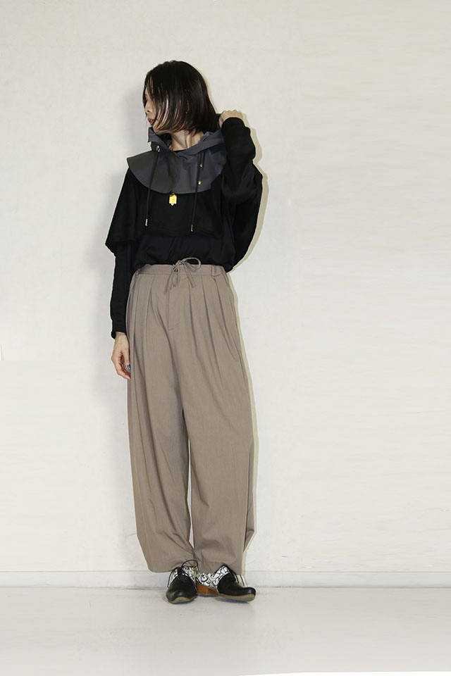 trois （トロア）　テディボアデシンフードハーフジレ　T256-83052-C