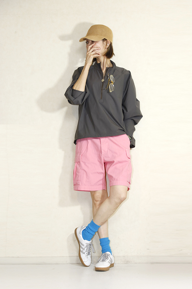 KHA:KI（カーキ）　HALF ZIP S.P.SHORT  TOP　MIL24SBL3133