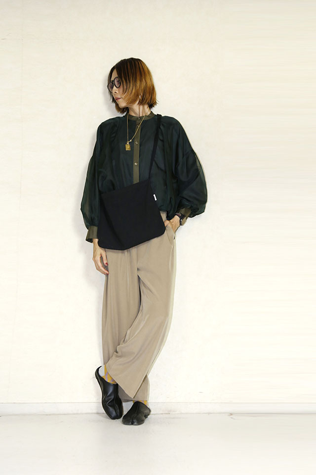 trois （トロア）ピーチポプリンサイドテープワイドパンツ　T256-87054-A