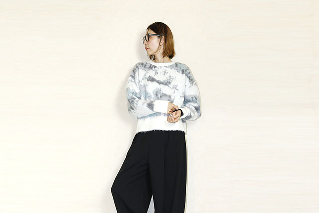 trois （トロア）ニュアンス柄シャギーショートプルオーバー　T256-88061-A