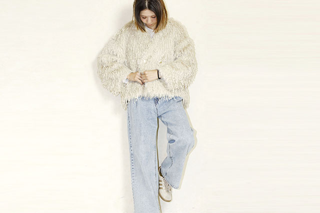 trois （トロア）MIXシャギーVネックショートコート　T256-83067-B