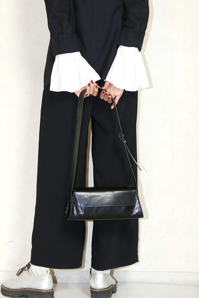 INCIPIT　 JOY middle BODY BAG ICP-082D-BK
