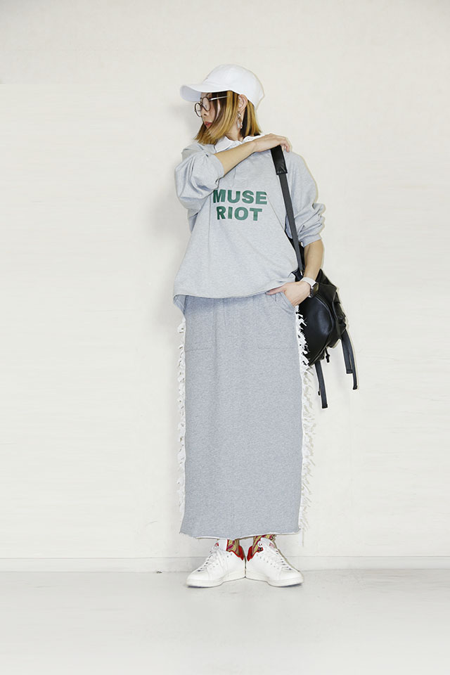 trois （トロア）　  シフォンフリンジレース裏毛サイド切替ロングスカート T261-86003