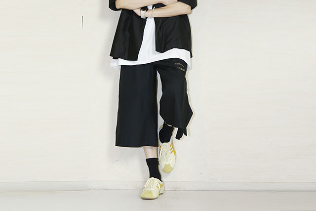OKIRAKU　（オキラク）　button side slit culottes　BF20702
