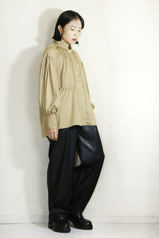 1%  ボリュームスリーブシャツ　22W-B-8BE