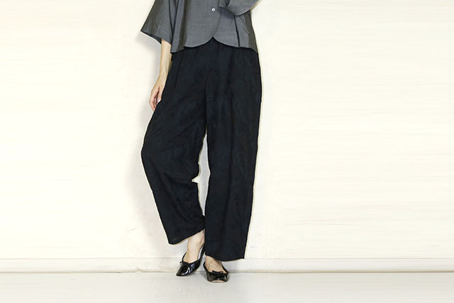 Kittle（キトル）2タックコクーンパンツ  K263-64183-900