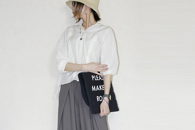 Praia　(プライア) 　メッシュ切替ブラウス　LEO-2520beige