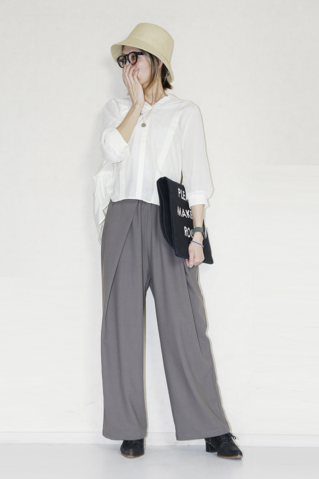 Praia　(プライア) 　メッシュ切替ブラウス　LEO-2520beige
