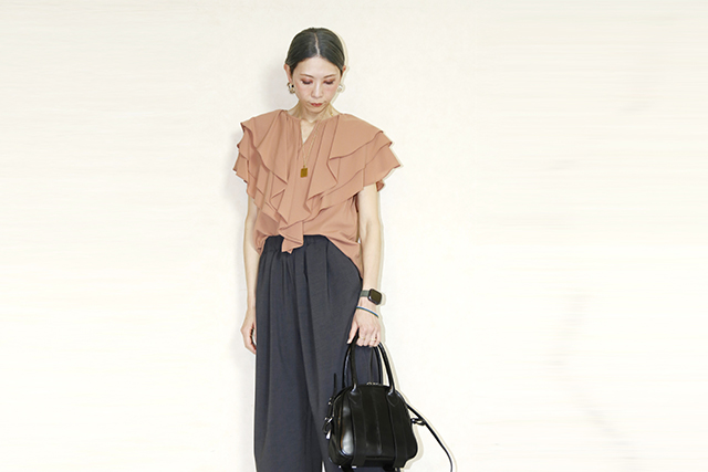 Dignite collier　　フリルブラウス　TK-80243906-024